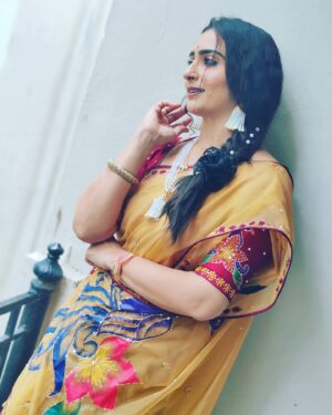 Archana Ananth Instagram - 🥰SILENT hits different 🤐
.
.
.
.
PC:- @mani.bujji.353803 
Saree credit:- @alankaar_artstudio 
#saree #newpic#instgood#shootmood📷
#photography #instgramdaily #likeforlikes #instrafamily☀️❤️ #loveyourself #respect #positivevibes