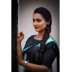 Archana Ananth Instagram - ❣️❣️We grow through what we go through ❣️❣️
.
.
.
PC:- @_y_o_g_e_s_h_r_ 
#selflove #grow #positivity #keepgoing #lifegoeson #loving #kindness