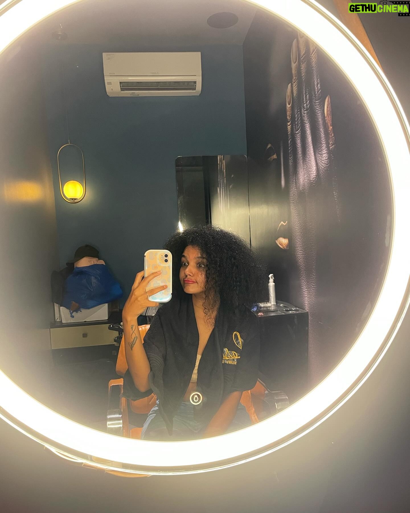 Archana Kumar Instagram - Thanks to everyone who teased me,bullied me for how my hair looks.Its because all the nick names you guys gave me made me realise how beautiful it is,how messy it can be yet be loved,how problematic it is yet i knew how to handle it,how difficult it is to try on different styles yet i love it in a usual way. I embraced my curls just the way god gave me only after hating it for years. I wish life has to be just the way how god has planned for all of us. He does miracles and wonders and has many amazing things lined up everyday for everyone of us. I dont have a better picture to post on a Christmas Day, but i think i have conveyed how he(god) is always right and we are wrong when we dont trust him. Love the way how life takes us even though it hurts now it might be for a good reason you will soon embrace it🤍✨ MERRY CHRISTMAS FAM🌲✨🎅