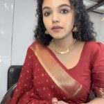 Archana Kumar Instagram - I should say that am a very big fan of this versatile performer Baskar sir♥️He is one of my favourite actors😍 Ena role kuduthalum manushan pirichuruvaru la🥹♥️ . . . Angel saree ah thiruditen🤣🤣🤭 @angelmakeoverartistry #archu #archana #archanakumaar #msbaskar #msbaskarcomedy #fangirl #performer #favouriteactor #reelsinstagram #reelitfeelit