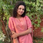 Archana Kumar Instagram - I am getting that “அவள் பட்டுப்புடவை என்றும் அணிந்ததில்லை அவள் சுடிதார் போல எதுவும் சிறந்ததில்லை feel here🫶🏼💕 coz this one is my fav fav fav of all the salwars i hav Thank you @ka.yazhi This is beautiful dear🩷