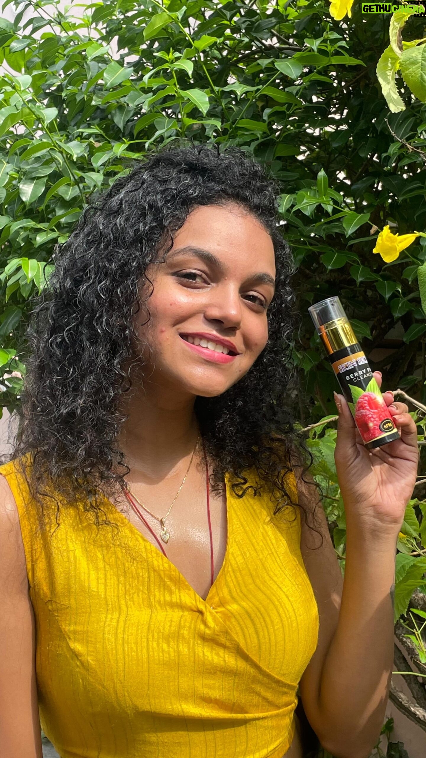 Archana Kumar Instagram - This is my recent favourite cleanser and primer serum to use. I actually tried these for the past two months and i got an amazing result. Skin Secret Bird Nest Primer Serum: This is a combination of primer and serum . Primer helps for a flawless makeup base and serum acts as a moisturiser.The ingredients present will lessen your acne and act as an anti-aging when used on a regular basis. It adapts on all skin types Reduces redness if any and works on uneven skin tone. Skin Secret Berry Face Cleanser is a component of mixed berry fruits. Mixed berries will make your face refreshingly soft the moment after using. Effective in cleansing your dead skin and clogged pores.This cleanser moisturises my skin so well. You know what this is my third bottle in the past 2 months.. This cleanser has my heart seriously 🥹❤️ They are Malaysian based company who ventures in India as well.. Contact : Madam Shuba 0129719989 Port Dickson, Negeri Sembilan, Malaysia. Visit their instagram page @hitechbeautyworld to know more Dm @hitechbeautyworld to place your orders People from India can contact their official dealers..