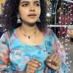 Archana Kumar Instagram - Am just in a “tholainokku paarvai oda poganum” zone🤣 . . . #archu #archusreels #archana #archanakumaar #vadivelu #vadivelureels #vadivelucomedy #favourite #favouritecomedian #funny #funnyreels #wedding #weddingreel #familygatherings #crowd #reelsinstagram #reelitfeelit