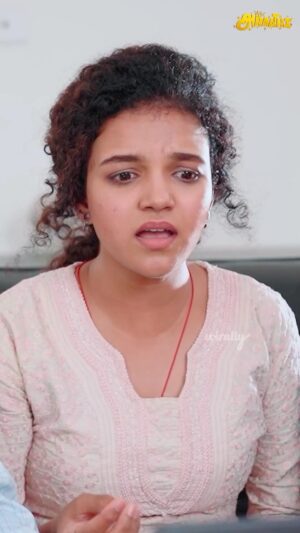 Archana Kumar Instagram - POV: When you expect him only to be a green flag🥹🤍✨
High Salary lam mukiyam ila ngaa😏
10k la yum kudumbam nadathuvom 1L la yum kudumbam nadathuvom ngaa😍
.
.
.
#archu #archusreels #archana #archanakumaar #araathi #araathiarchana #kalyanamatrimony #matrimonysambavangal #reelsinstagram #reelitfeelit