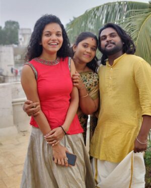 Archana Kumar Instagram - Captions really don’t define what these two are to me🥹♥️
These two have seen me in my worst times held me tight and said it will be okay.Those are not just words coz it made me feel like home.
Siblings not by blood but by heart♥️✨

சில நாளில் நீ என் தாயே,சில நாளில் நீ என் சேயே
நீ மடிமேல் சாயும்போது,அந்த வானம் விரிக்கும் பாயே♥️

Never felt these before since i had no one to stand beside when i was weak.From strangers to siblings destiny made us three come a little bit closer and we ended up having an unbreakable bond. 

Being a single child i learnt how to share things with them, not just things but my every single happiness and pain. I would say they were there.Yes,they were there with me and for me.

The lord was so merciful upon us that we went through so many struggles individually in the past four years yet we were able to get up wipe our tears and faced it TOGETHER.

From complaining about life to my Annamalaiyar to thanking him for the best that i have got i have come a long way with them.

Can a person be so innocent,down to earth and love somebody unconditionally let me introduce you guys to my Akka♥️
Can a person tolerate you everytime you get cranky,understands your other beautiful face and never leaving your side then you should meet my Anna♥️

Also we inked our favourite tattoo from @killerpaw_tattoos @killerpaw_tattoos_medavakkam Thanks a ton for your amazing work.. Our forever cherishing thing came out really well..

And finally thanking these two for a lifetime wont be enough..♥️
#archu #vanithaka #rajanna #siblings #akka #anna #mytwogundus #happyme #happyus