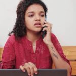 Archana Kumar Instagram - Tag your teammates and tell them “Macha uruttadha da dei”🤭🤣 . . . #archu #archusreels #workfromhome #wfhlife #itemployees #itemployeeslife #archana #archanakumaar #araathi #araathiarchana #workfromhomesodhanaigal #reelsinstagram #reelitfeelit