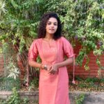 Archana Kumar Instagram - I am getting that “அவள் பட்டுப்புடவை என்றும் அணிந்ததில்லை அவள் சுடிதார் போல எதுவும் சிறந்ததில்லை feel here🫶🏼💕 coz this one is my fav fav fav of all the salwars i hav Thank you @ka.yazhi This is beautiful dear🩷