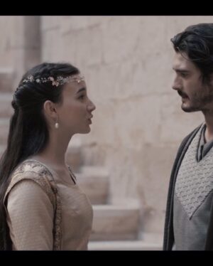 Aria Bedmar Instagram - Vistazo al pasado a cuando Mercè se adueñó de mi corazoncito 💙

Si aún no has visto #HerederosDeLaTierra en Netflix, este es un buen momento para añadirla a tu lista 🤭✨

PD: El último video acabo de descubrirlo en mi galería, ¡que ni me acordaba! Jajajja

PD 2: a veces echo de menos mi pelo largo 🥲

Quienes habéis visto ya la serie, ¿qué os pareció? ¿Qué fue lo que más os gustó? ¿Y lo que menos? Os leeeoo… 👀
