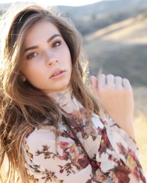 Aria Spinello Instagram - Looking for my Valentines... #valentinesday #wlyg #makemeelite #teenmodel #younghollywood #actress