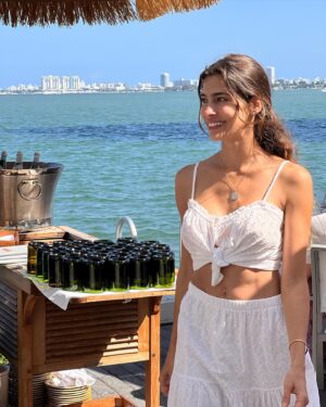 Ariadna Romero Instagram - 🌴🥥🌼