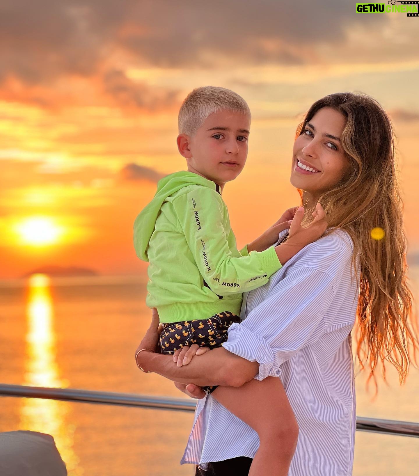 Ariadna Romero - 6.4K Likes - Appuntamento con il sole 🤍