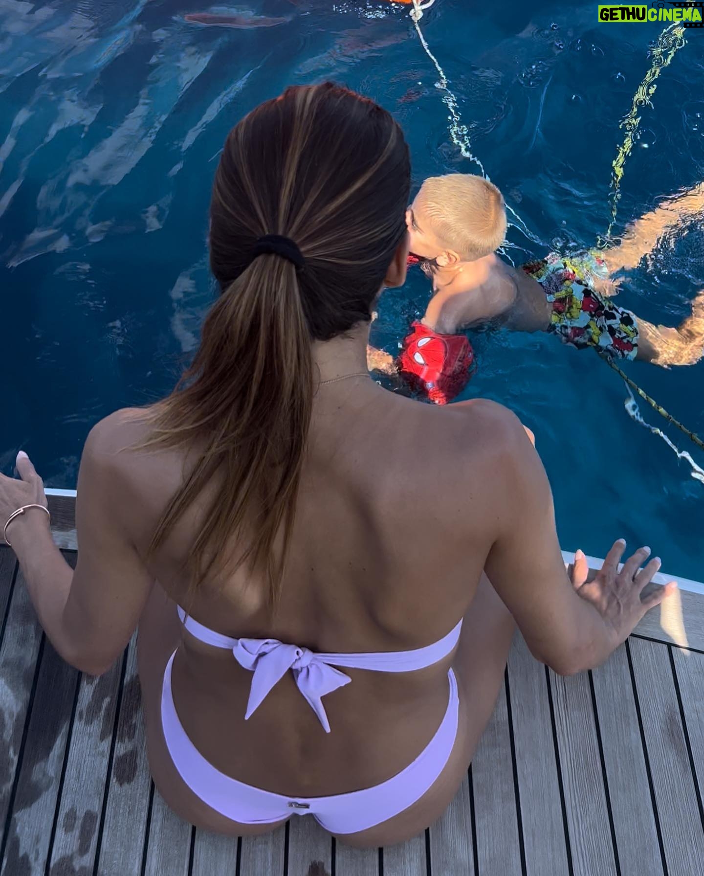 Ariadna Romero - 6.1K Likes - 🐬