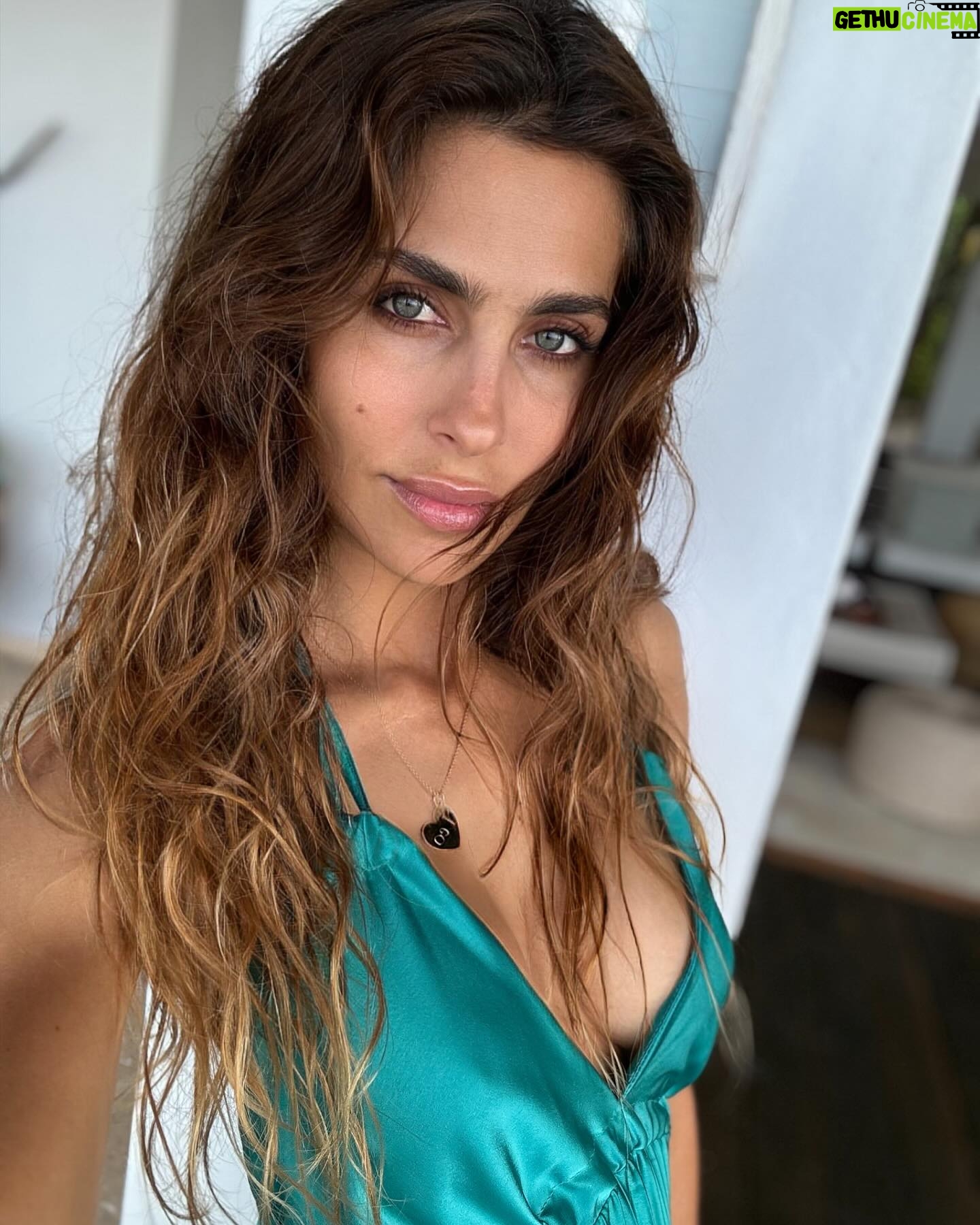 Ariadna Romero - 6.9K Likes - It’s a beautiful day 🎶🥰🌴