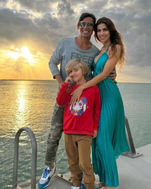 Ariadna Romero Instagram - It’s a beautiful day 🎶🥰🌴