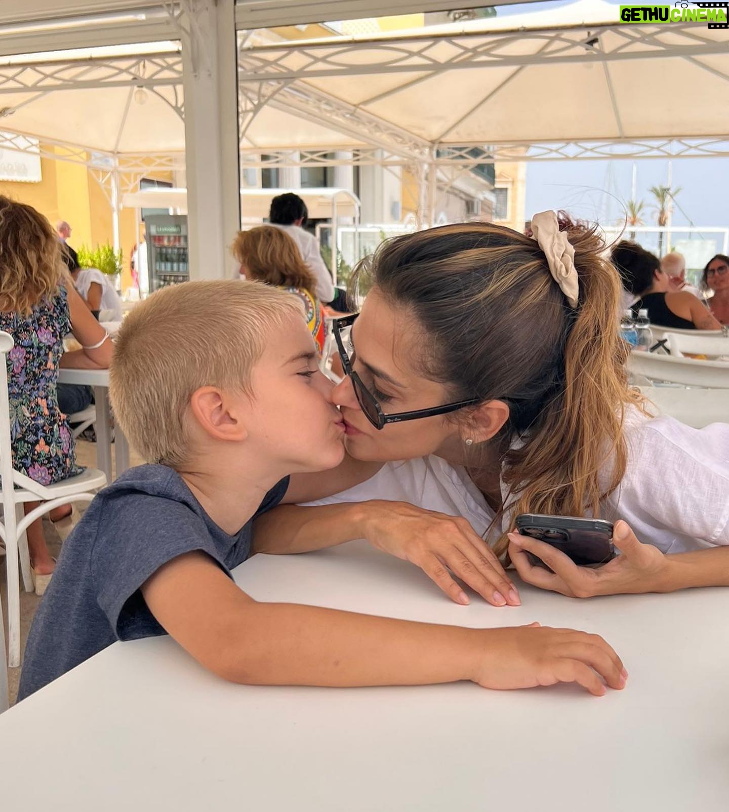 Ariadna Romero - 4.8K Likes - Buenos dias! 🌸☀️🌸