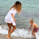 Ariadna Romero Instagram - “Prendete la vita con leggerezza, che leggerezza non è superficialità, ma planare sulle cose dall’alto, non avere macigni sul cuore”