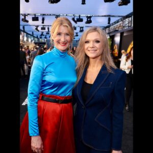 Ariana Richards Instagram - With the beautiful and legendary @lauradern - Laura, love you so much. You’re AMAZING and truly the heart and soul of Jurassic.
•
•
•
•
📸 @trosephotos
•
•
•
#arianarichards 
#jurassicworld