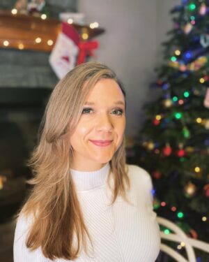 Ariana Richards Instagram - I hope you all had a wonderful, love-filled weekend and managed to unplug for a bit--which is just what I did, yesterday! Merry Christmas everyone, from my family to yours.

- Love, Ariana