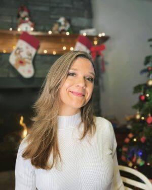 Ariana Richards Instagram - I hope you all had a wonderful, love-filled weekend and managed to unplug for a bit--which is just what I did, yesterday! Merry Christmas everyone, from my family to yours.

- Love, Ariana