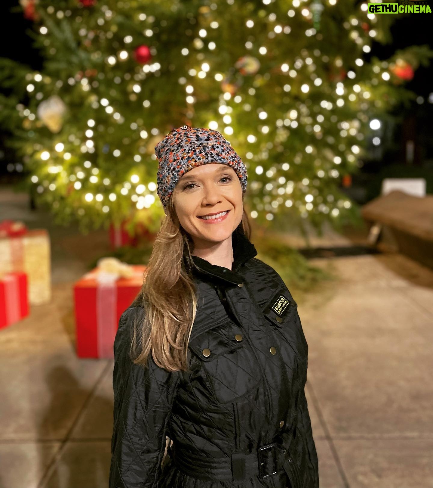 Ariana Richards - 3.5K Likes - āOh, the weather outsideā¦.āš¶š
Let the preparations for decorating, gift wrapping, and gratuitously liquored eggnog commence! ā¤ļøšš¤