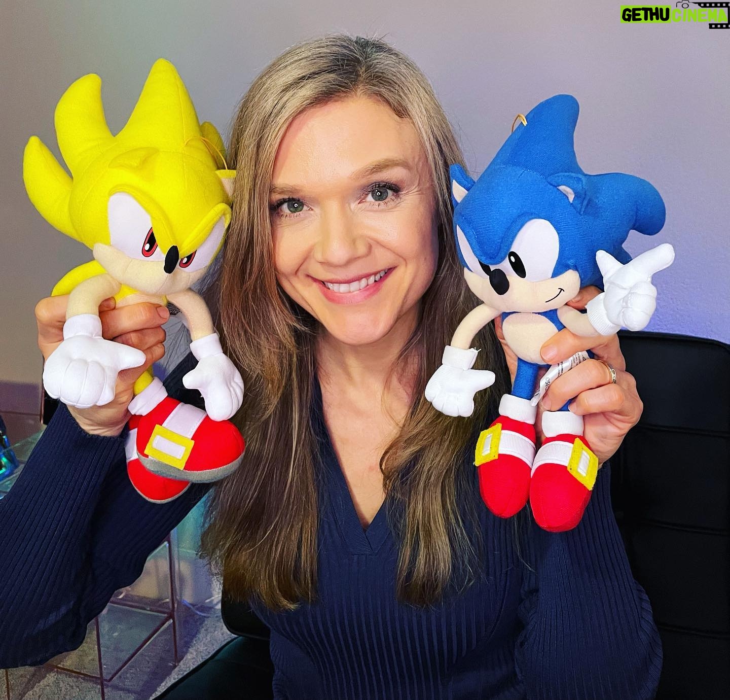 Ariana Richards - 3.5K Likes - Introducing the kids to the 90ās classicsā¦.but tempted to steal these for myself. How many of you got all the Chaos Emeralds?
ā¢
ā¢
ā¢
ā¢
#arianarichards
#sonic
#sonicthehedgehog
#sega