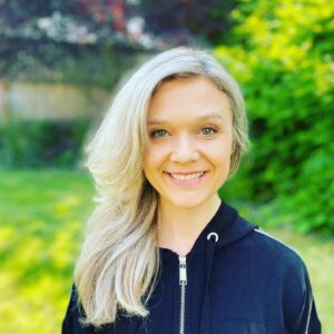 Ariana Richards Instagram - Nothing like the LA sunshine!
•
•
•

#arianarichards
#artist
#jurassicpark
#jurassicworld