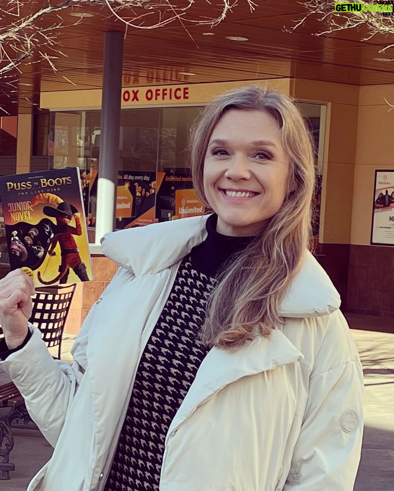 Ariana Richards - 3.9K Likes - If you havenāt seen Puss in Boots, The Last Wish, you need to!!!! Wonderful work yet again @joel.crawford.art @dreamworks @joel_crawford I even bought the book for the family ā¤ļøā¤ļøā¤ļø
ā¢
ā¢
ā¢
ā¢
ā¢
#pussinbootsthelastwish
@jerschmitz
@universalpictures
@nbcuniversal
@amblin
#arianarichards
#artist