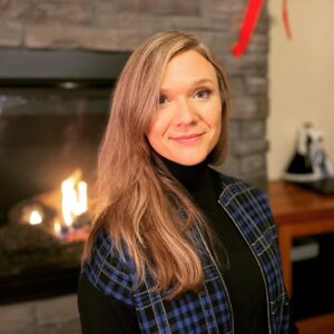 Ariana Richards Instagram - I hope you all had a wonderful Thanksgiving and your fridges are well-stocked with leftovers! ...I know ours is. In the midst of life's ups and downs, I enjoyed taking the time to sit and think about all I'm thankful for. Needless to say, each of you are on that list. Thank you for all the years of support. Please have a cozy Holiday weekend and stay safe. - Love, Ariana

#thanksgiving
#happythanksgiving