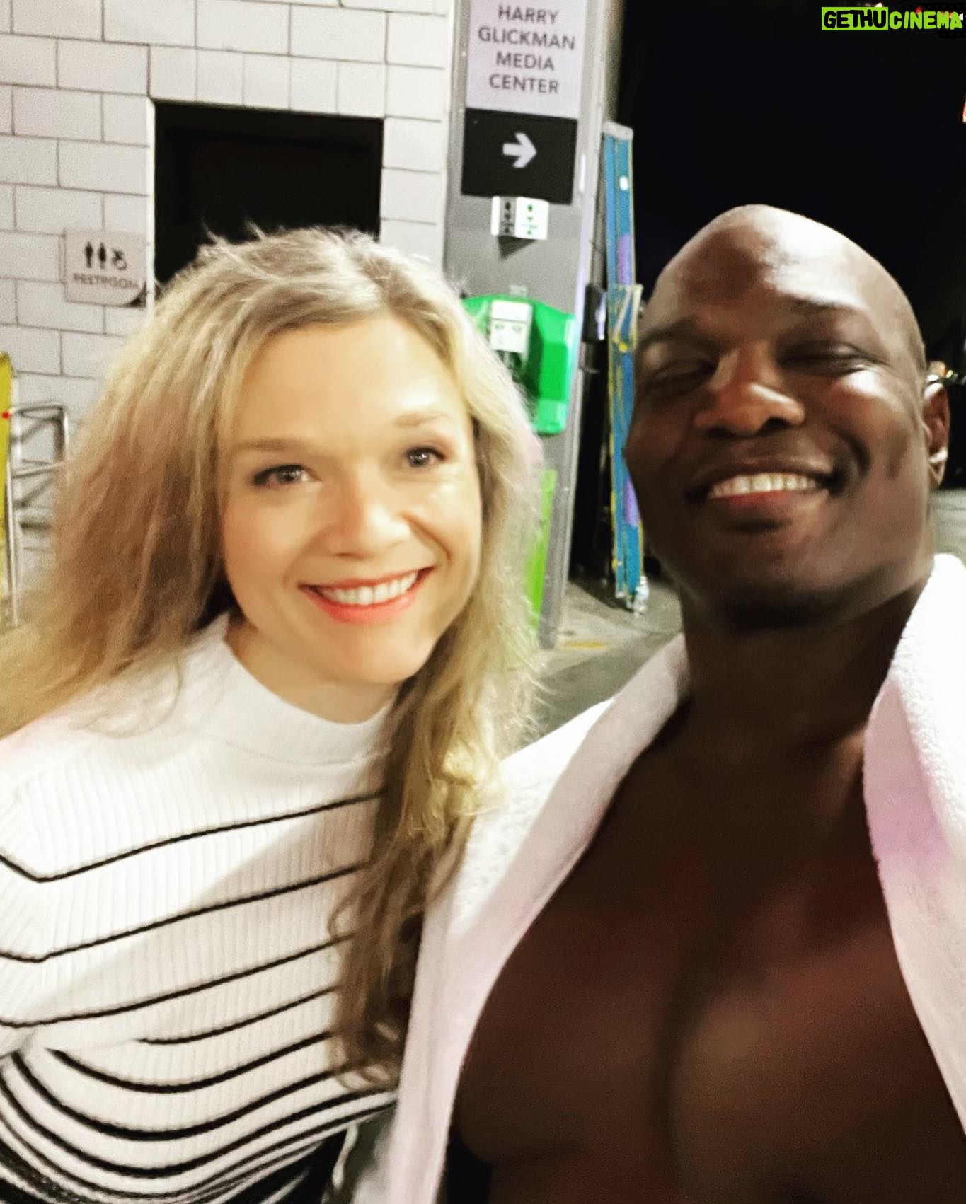 Ariana Richards - 3.1K Likes - Unforgettable invitation! Backstage WWE Raw with personal friend, the one and only, Shelton Benjamin @sheltyb803
ā¢
ā¢
ā¢
ā¢
@wwe
#arianarichards
#sheltonbenjamin
#wweuniverse
#jurassicpark