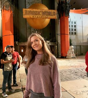 Ariana Richards Instagram - I wonder what’s happening here tomorrow…. 😘
•
@jerschmitz @amblin @universalpictures @unistudios @lauradern @jeffgoldblum @samneilltheprop @jurassicworld 
•
•
•
#arianarichards 
#jurassicworlddominion 
#jurassicworld 
#jurassicpark