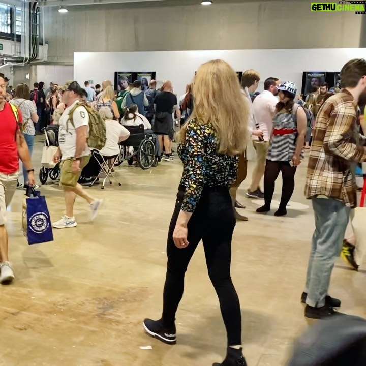 Ariana Richards - 5.3K Likes - Walking the Con! I have to ask, is that any of you behind me in the Jurassic shirt?? š¤©
ā¢
ā¢
ā¢
ā¢
#arianarichards
#londonfilmandcomiccon
#showmasters
#jurassicpark
#jurassicworld
@officialshowmasters