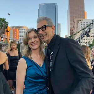 Ariana Richards Instagram - Oh Jeff @JeffGoldblum, what a spectacular moment it was to see you at the Premiere after a quarter of a century!! It just melted my heart! My husband @MarkAaronBolton and I loved chatting with you and your beautiful wife #EmilieLivingston about our toddlers. 
@Amblin @UniStudios @ledoctor #JurassicWorldFallenKingdom #Premiere #JurassicWorld #JurassicPark25 #JurassicPark