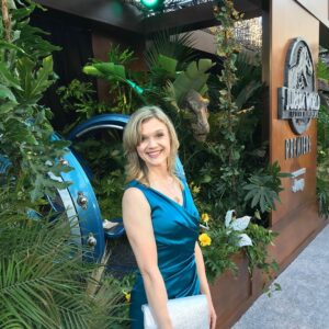 Ariana Richards Instagram - @JurassicWorld @JurassicPark #JP25⁠ ⁠ #jurassicpark⁠ ⁠ #dinos #jurassic⁠ ⁠ @jeffgoldblum @amblin @unistudios JeffGoldblum #JurassicWorldFallenKingdom⁠ ⁠