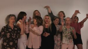 Ariane Moffatt Instagram - Une expérience aussi inattendue qu'extraordinaire s'offre à moi. La productrice #DeniseRobert et le réalisateur @sirecyr  m'ont invitée à auditionner pour une rôle dans ce film musical déjà légendaire (!).
On dirait bien que j'ai fait l'équipe ; et quelle équipe!! !!
Je me pince de pouvoir vivre mon baptême de jeu entourée de ces actrices et femmes extraordinaires. 
Un automne intense et riche en apprentissages m'attends ! Je me sens prête...(pis pas mal énarvée) ! 
On se retrouve en salle en juillet 2024 ! Bin-go !
@tva.films @cinemaginaire_inc 
#micheltremblay #lesbellessoeurs