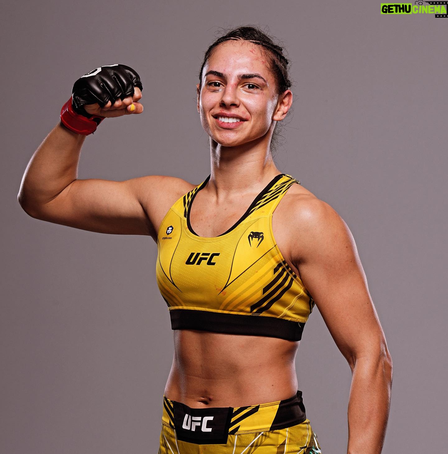 Ariane Lipski - 6K Likes - π¨ Do you want to know my predictions for UFC 297? π°
I posted it on my @onlyfans
ππ½ Sign up for free
Link in bio