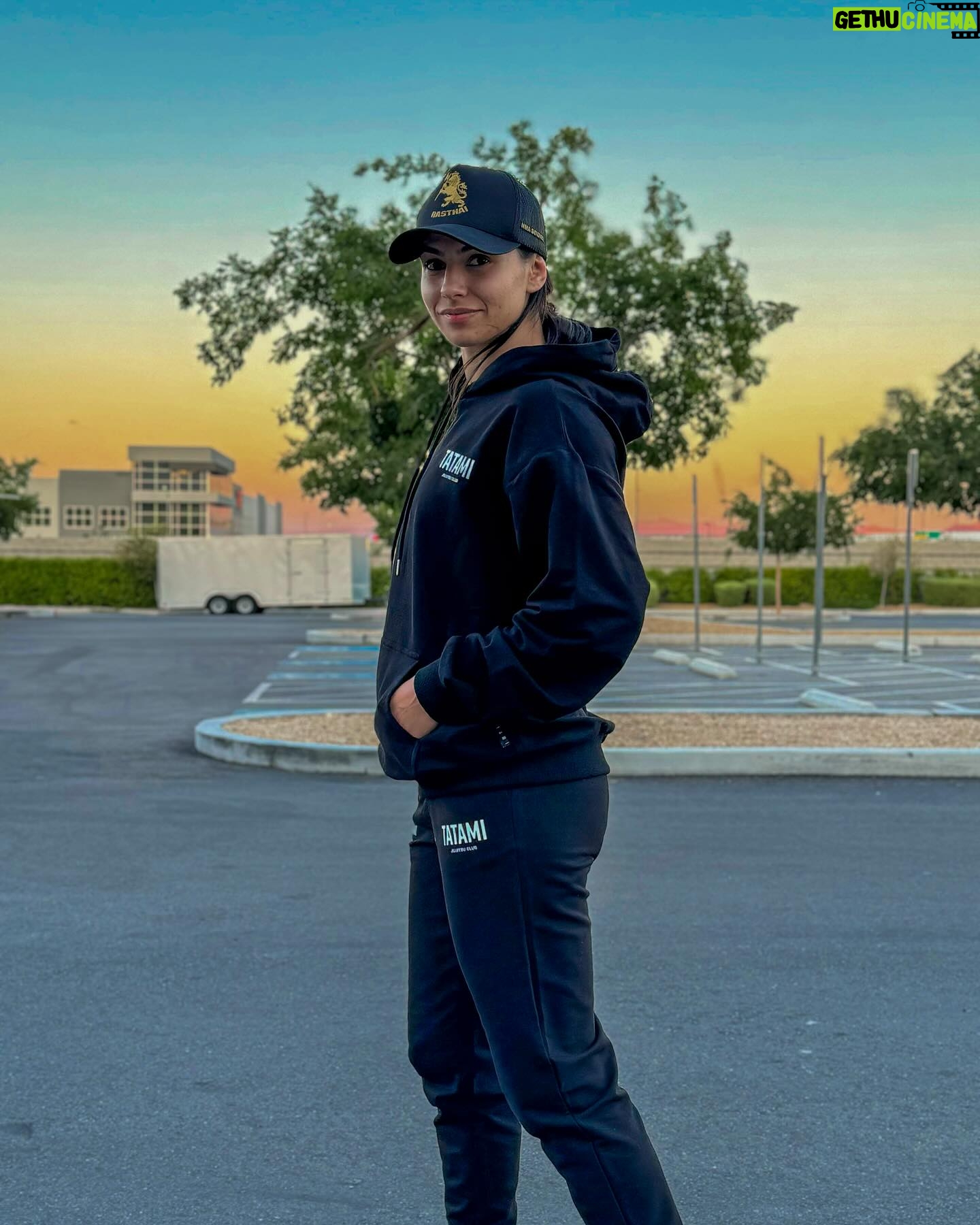 Ariane Lipski - 5.2K Likes - Back in Las Vegas, ready to start work π₯