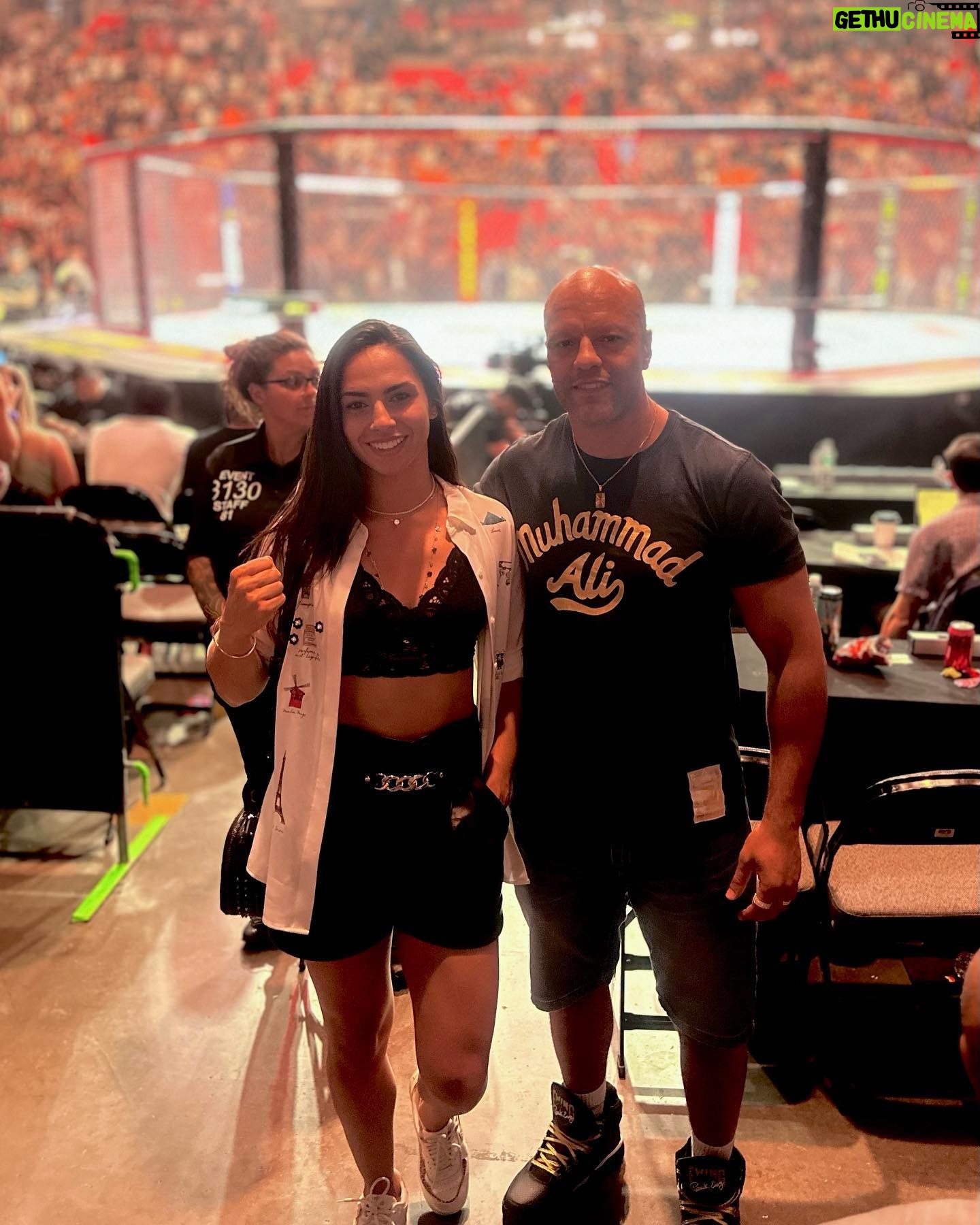 Ariane Lipski - 5.5K Likes - #UFC287 π₯