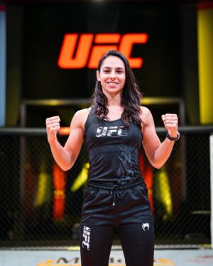 Ariane Lipski Instagram - 💰I just posted my predictions for today's UFC 🤑 YUSUFF vs BARBOZA

Check it out on my @onlyfans profile 👸🏻