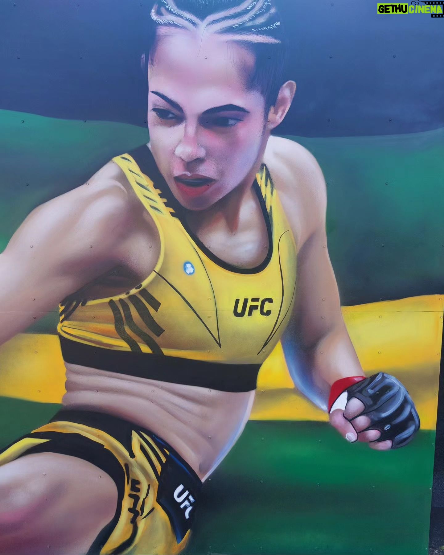 Ariane Lipski Instagram - Arte feita na @rasthaioficial em homenagem a lutadora do UFC @arianelipski de Curitiba. . . . . . #ufcbrasil #ufc #ufccuritiba #mma #muaythaigirls #muaythai #muaythailife #bjj #bjjblackbelt #bjjgirls