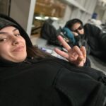 Ariane Lipski Instagram - #tbt from my last fight week! 🤩 Yes, we slept on the floor at the airport for one night 😴✈️ , I got jealous of how easy Jasmine sleeps anywhere 😂 but we had so much fun anyway! I can hardly wait for the next one! #tbt da semana da luta! Teve muito contra tempo, dormimos no chão do aeroporto, mas no final deu tudo certo!! 🤩🙌🏼❤️ Já quero de novo!
