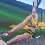Ariane Lipski Instagram - Arte feita na @rasthaioficial em homenagem a lutadora do UFC @arianelipski de Curitiba. . . . . . #ufcbrasil #ufc #ufccuritiba #mma #muaythaigirls #muaythai #muaythailife #bjj #bjjblackbelt #bjjgirls