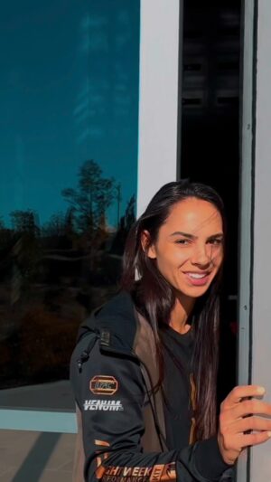 Ariane Lipski Instagram - Fight Week moments ✨ Media Day UFC 296 

Exclusive content @onlyfans 
Link in bio 📲