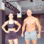 Ariane Lipski Instagram - Agora sim! Prontos para a ceia. 🎄🎅🏻💪🏽 #Workout #RasthaiStyle By @bgperform_