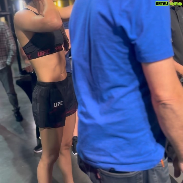Ariane Lipski - 7.2K Likes - #tbt from my last fight week! π€©
Yes, we slept on the floor at the airport for one night π΄βοΈ , I got jealous of how easy Jasmine sleeps anywhere π
but we had so much fun anyway!
I can hardly wait for the next one!
#tbt da semana da luta!
Teve muito contra tempo, dormimos no chΓ£o do aeroporto, mas no final deu tudo certo!! π€©ππΌβ€οΈ JΓ‘ quero de novo!