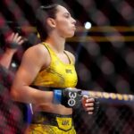 Ariane Lipski Instagram - Already missing this felling! I know… I just fought one month ago 😅 but I left the cage felling that I didn’t show what I’ve trained for and believe me, there’s not a worse felling than that for a fighter. So, I really can’t wait for the next opportunity to go with all effort I have, flow and feel the flame burning 👊🏼🔥👑 🇧🇷 Já estou com saudades desse momento! Ok! Eu seu que faz só im mês desde a minha última luta 😅 Mas eu deixei o café com o sentimento de que não mostrei o que eu treino para fazer e acredite em mim, não tem sentimento pior que esse para um lutador. Então não vejo a hora da próxima oportunidade chegar e eu lutar com toda a força que tem em mim, e sentir essa chama pegar fogo de novo 👊🏼🔥👑