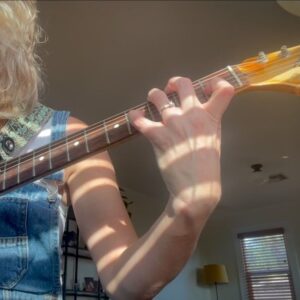 Arianna Powell Instagram - Crossing you in style some day 😌🌙✨ 

@fender @earthquakerdev @ernieball @moody_leather @eastglovescustoms #moonriver