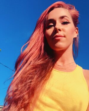 Arianna Powell Instagram - it’s your world, why would you fake it