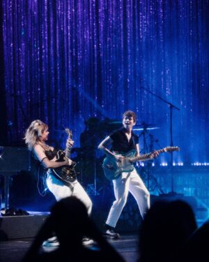 Arianna Powell Instagram - Two months of love, debauchery and childhood heros on @oliviarodrigo ‘s US #sourtour 🇺🇸🖤✨ .. feeling lucky to have joined such a loving, genuine artist & team .. andddd to have gotten to share a stage with @alanis at the Greek, @avrillavigne in Toronto, and a whole bus with just 4 other  awesome women 🥹🥹🥹 .. nostalgic today. See you soon Europe✨ 

@hayleybrownell @iamcamilamora @givememoa @daisyspencer 

📸 @deaniechen @donslens @baeth ✨