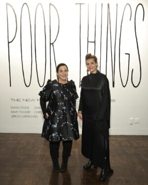 Arianne Phillips Instagram - CONGRATULATIONS 
Holly Waddington costume designer , on her exquisite design for POOR THINGS . Thank you for inviting me to  host the opening night of the costume exhibit on view at @fidmmuseum now thru Friday December 15th. So great to see so many friends and colleagues . 
@holly.waddington 
@poorthingsfilm 
@fidmmuseum 
@foxsearchlightpictures 
@shelterpr @jerry_rojas_la