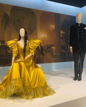 Arianne Phillips Instagram - CONGRATULATIONS 
Holly Waddington costume designer , on her exquisite design for POOR THINGS . Thank you for inviting me to  host the opening night of the costume exhibit on view at @fidmmuseum now thru Friday December 15th. So great to see so many friends and colleagues . 
@holly.waddington 
@poorthingsfilm 
@fidmmuseum 
@foxsearchlightpictures 
@shelterpr @jerry_rojas_la